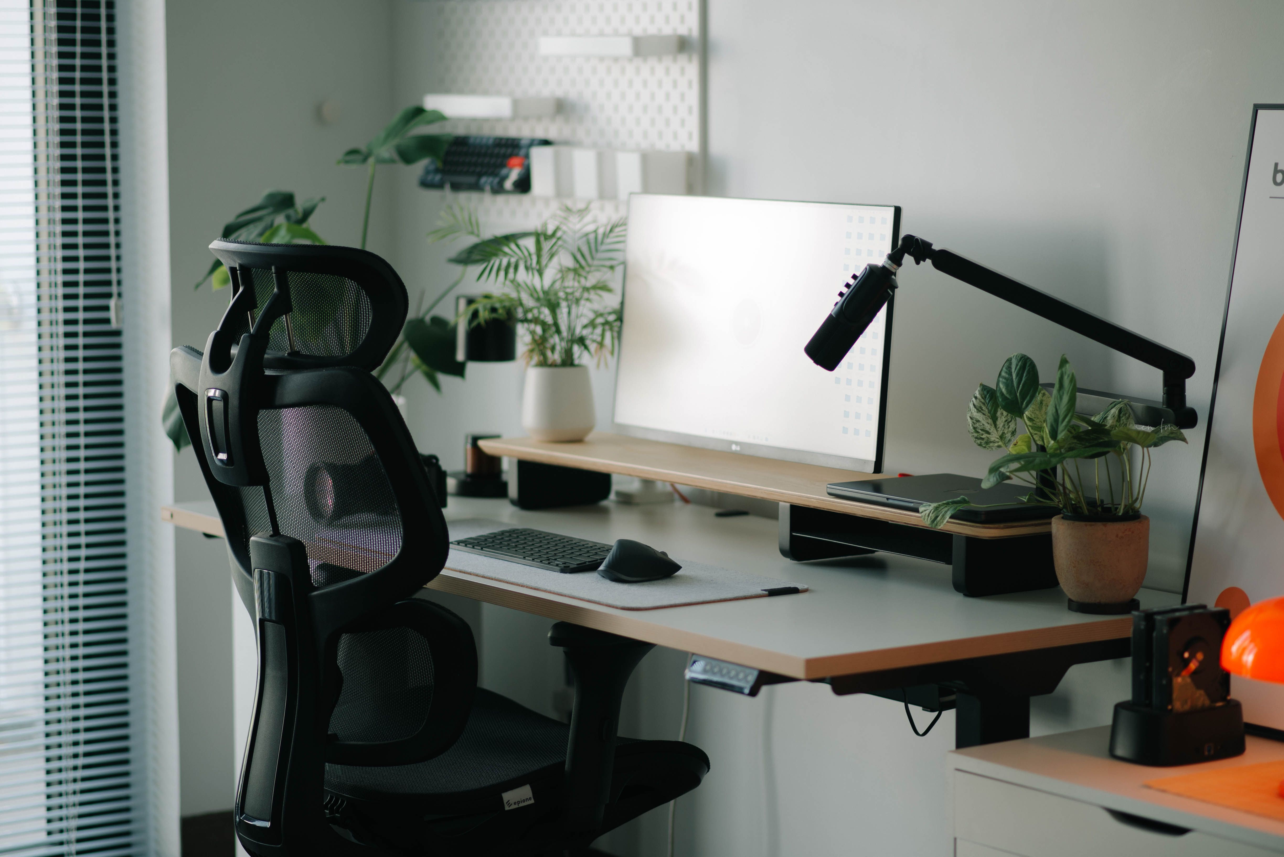 The Complete Office Ergonomics Guide for 2025